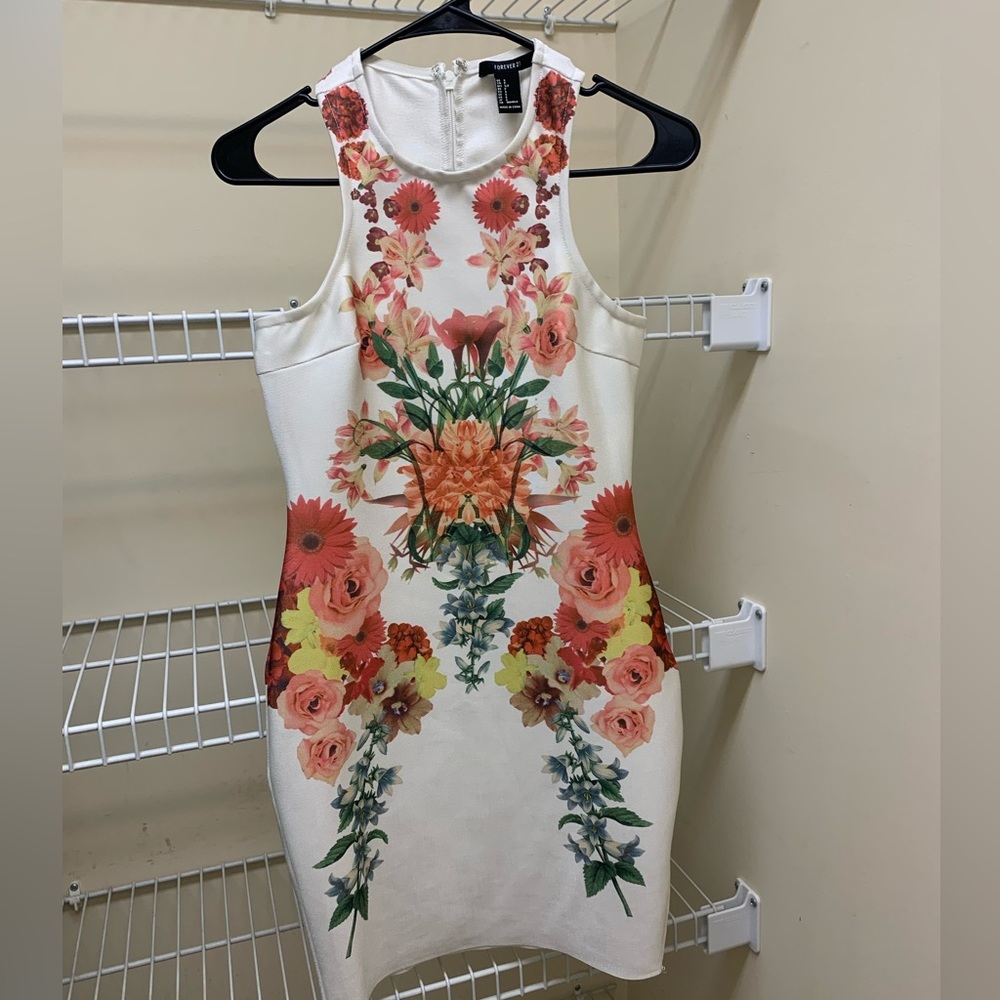 Beautiful dress!